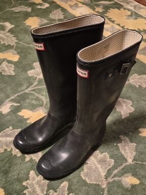 Hunter Black Mid-Calf Rubber Rain Boots with Buckle